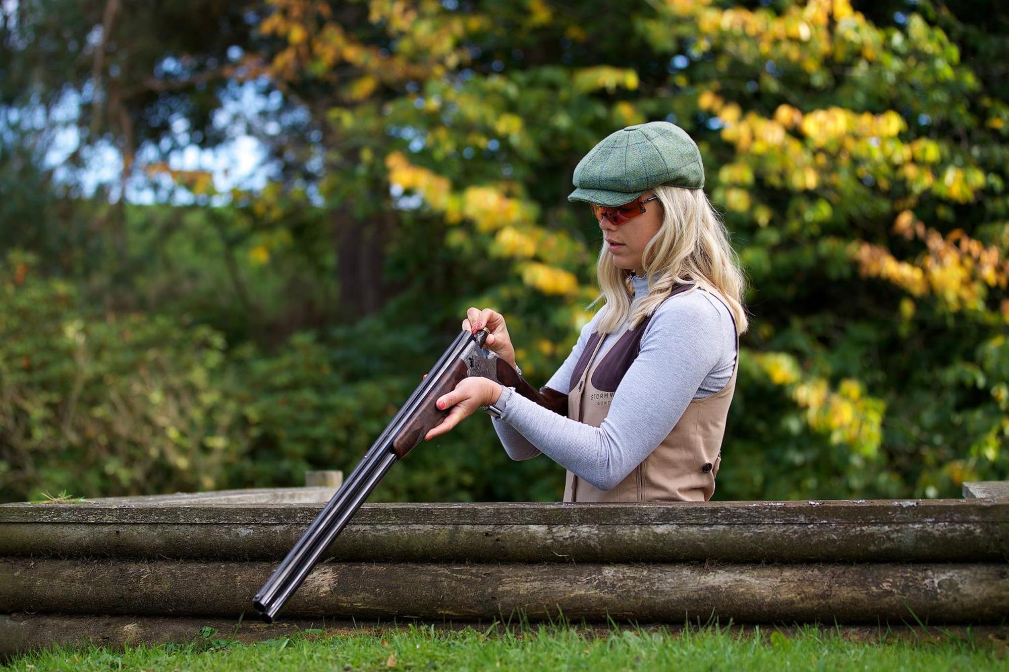 Schloss Roxburghe, Part Of Destination By Hyatt Extérieur photo A woman wearing a shooting vest