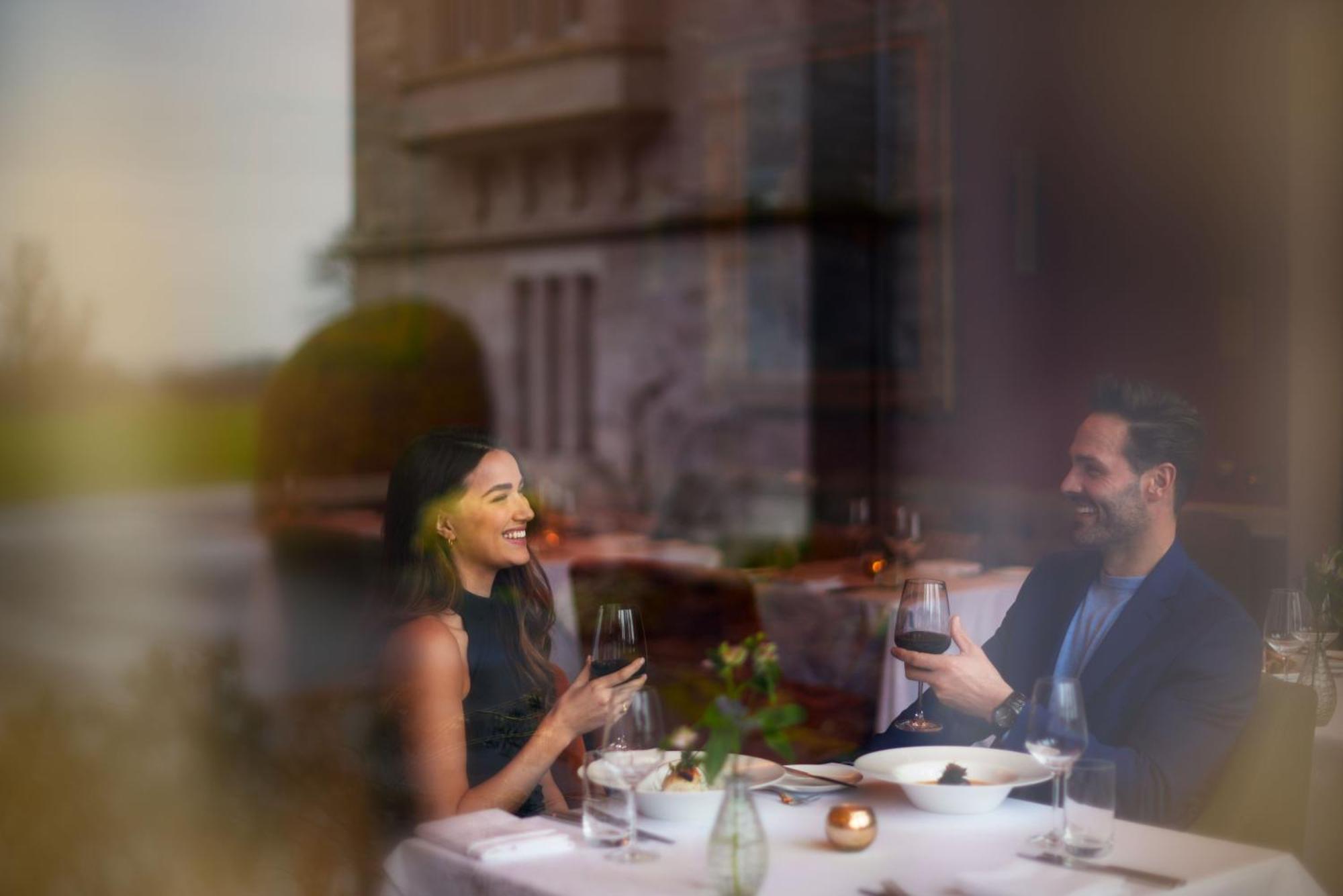 Schloss Roxburghe, Part Of Destination By Hyatt Extérieur photo A couple dining at a restaurant