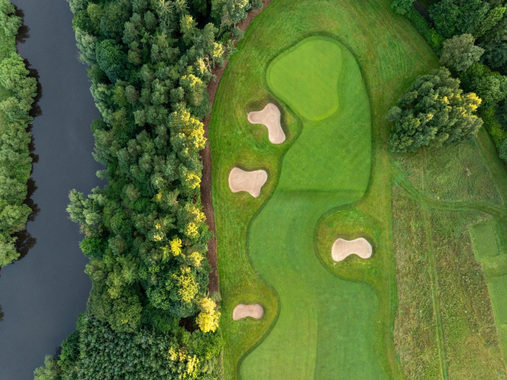 Schloss Roxburghe, Part Of Destination By Hyatt Extérieur photo The 17th hole at the 2016 U.S. Open