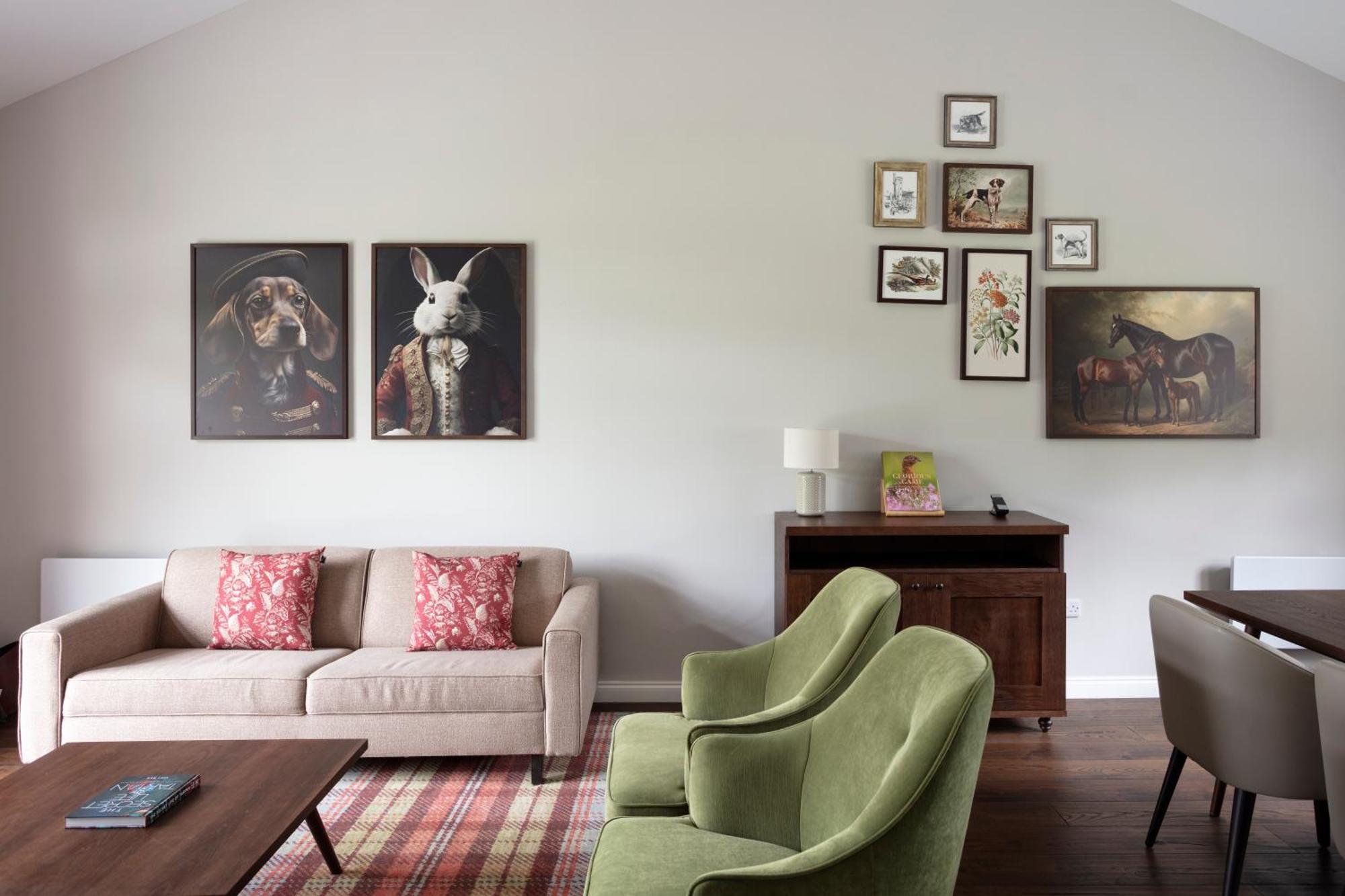 Schloss Roxburghe, Part Of Destination By Hyatt Extérieur photo A living room with a sofa and two armchairs